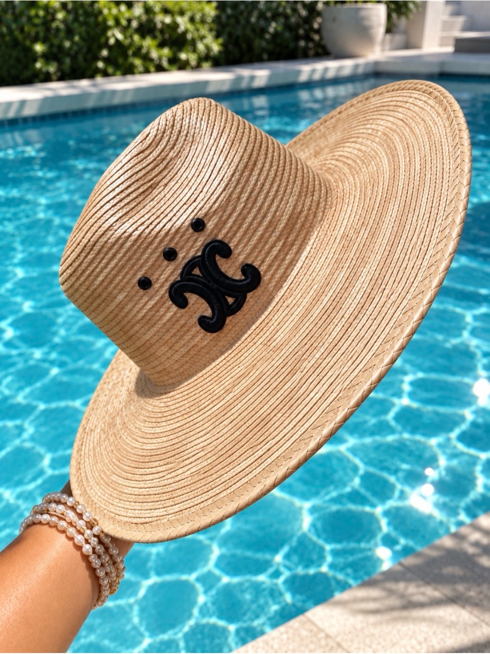 Fashion straw beige hat!
